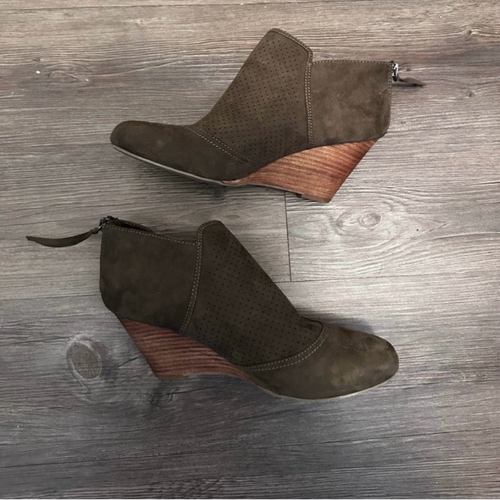 💚 NEW! REPORT Olive Green Ankle Booties - Size 10
